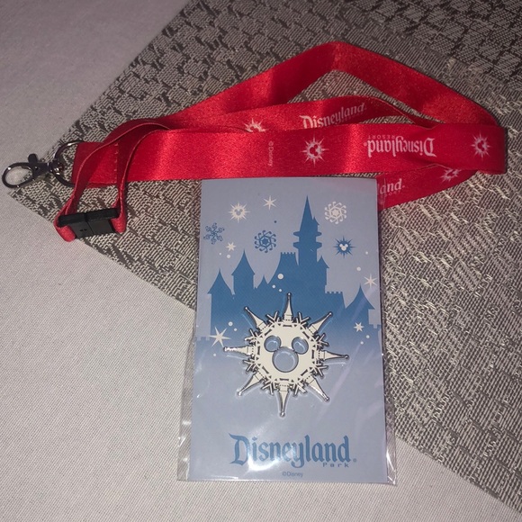 NWT 2021 Disneyland Snowflake Pin and Red Landyard - Picture 1 of 3